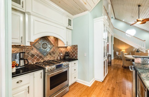 Pirates Beach House | Private West End Home, Dog Friendly, Open Deck & Large Patio - Ready for You!