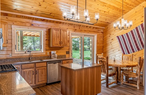 Cody House | Ptarmigan Ranch North Fork Views 4 Bedrooms!