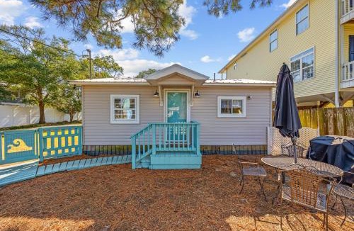 Garden City House | Pura Vida Villa 4 Blocks 2 Ocean Dog Friendly & Fenced Yard