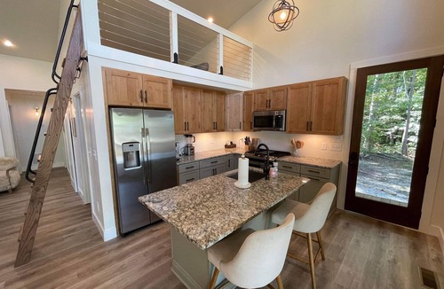 Tracy City Cabin | Pushin' Time Hideaway at The Retreat at Water's Edge