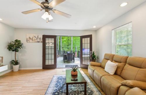 Helmsburg House | Puzzle Peak cottage