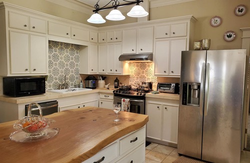 New Ulm House | Quaint 4 Bedroom Farmhouse near Round Top, New Ulm