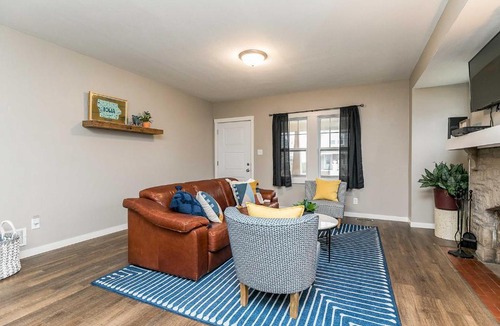 Southwest Area House | Quaint Cedar Rapids Home - 1 5 Mi to Downtown