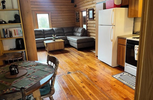Cameron Cabin | Quaint Flyfishing cabin with WiFi near West Yellowstone
