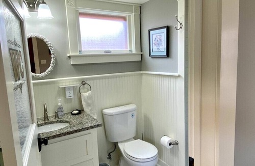 Downtown San Antonio Cottage | Quaint Historical Southtown - La Casita on Simon