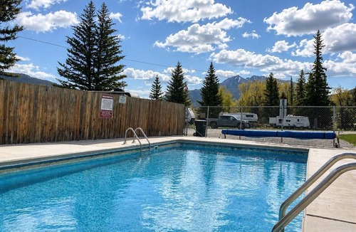 Blairmore Cabin | Quaint Riverside Cabin # 1