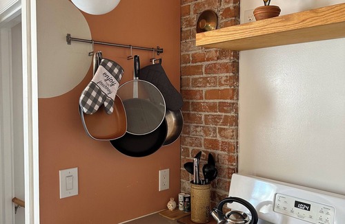 Central - Terry House | Quaint sunny cottage that rests in the historical neighborhood of Billings