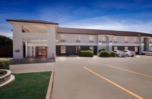 Bastrop Hotel | Quality Inn Bastrop