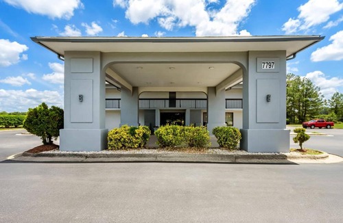 Gold Rock Hotel | Quality Inn Battleboro - Rocky Mount