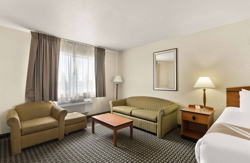 Cheyenne Hotel | Quality Inn Cheyenne I-25 South