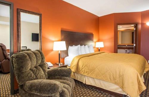 Ames Hotel | Quality Inn & Suites Ames Conference Center Near ISU Campus