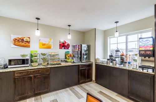 North Lima Hotel | Quality Inn & Suites North Lima - Boardman