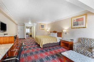 Mira Costa Hotel | Quality Inn & Suites Oceanside Near Camp Pendleton