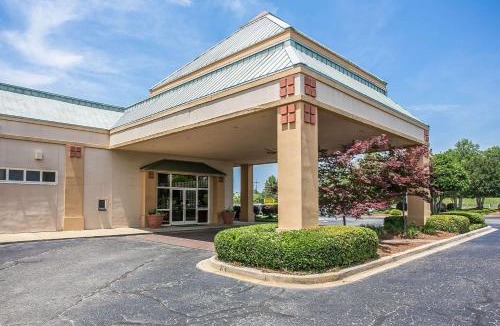 Sumter Hotel | Quality Inn Sumter near Shaw AFB