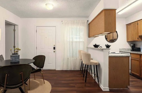 West Campus Apartment | Quiet 2BR Near UT - Just 6 Min to Downtown