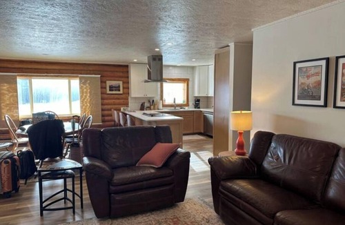 South Park House | Quiet 3 Bedroom Home with Beautiful Mountain Views in Jackson.
