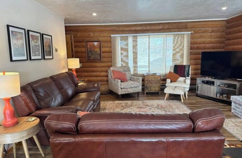 South Park House | Quiet 3 Bedroom Home with Beautiful Mountain Views in Jackson.
