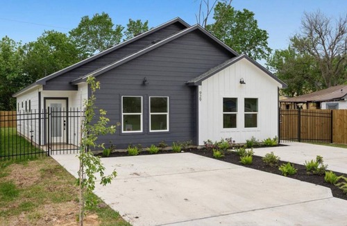Northside House | Quiet 3BR Home Fast Access to IAH Downtown