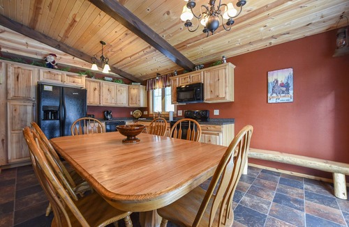 Lead Cabin | Quiet and Private Paradise Close to Highway, ATV and Snowmobile Trails!