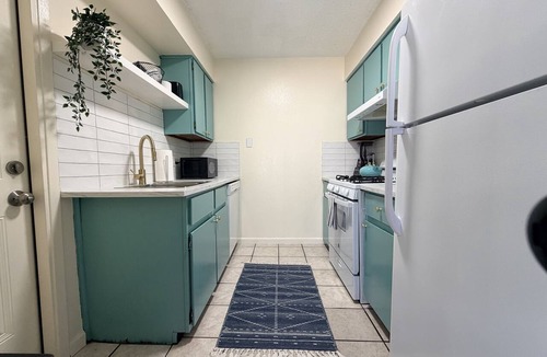 Barrington Oaks House | Quiet Austin 2BR | Near Domain & Apple