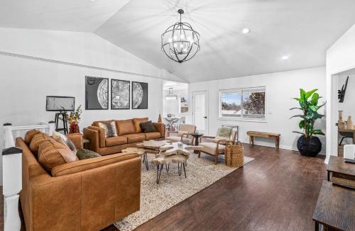 Logan Apartment | Quiet Comfortable Cliffside Estate near USU