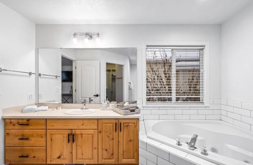 Logan Apartment | Quiet Comfortable Cliffside Estate near USU
