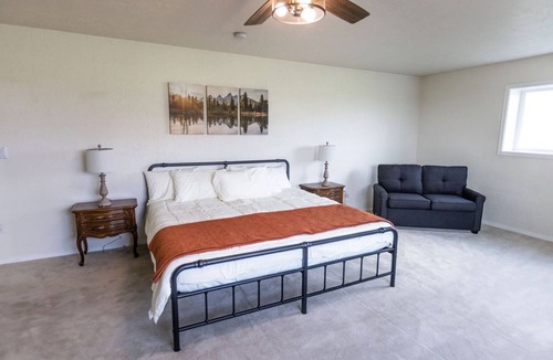 Ashton Other | Quiet Farmhouse centrally located between Yellowstone and Jackson Hole and more
