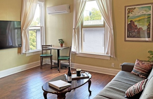 Riverfront Apartment | Quiet 'Hip Strip' Apartment at the Pink House