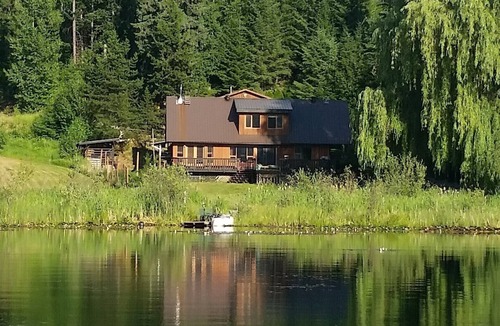 Clearwater House | Quiet Lake Front House with great view. Large deck and yard with its own dock!
