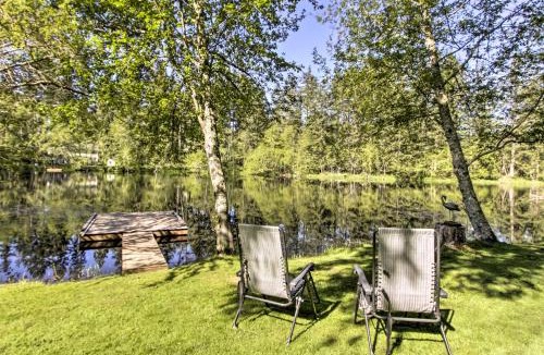 East Olympia House | Quiet Lakefront Olympia Home with Dock on Half Acre