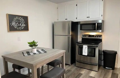 Billings House | Quiet & Minutes to Both Hospitals, Airport, Downtown, & Colleges