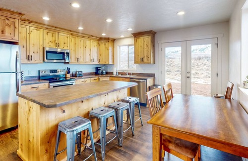 La Sal House | Quiet, mountain-view home near Moab & outdoor adventures