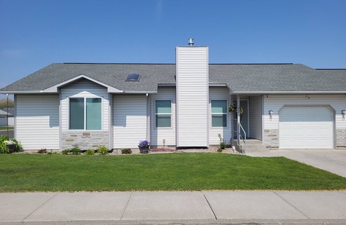 Twin Falls House | Quiet Neighborhood! - HOT TUB Retreat!