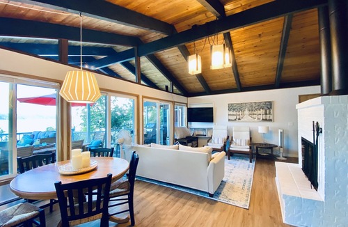 Brinnon Cottage | Quiet Waterfront Oasis with private beach