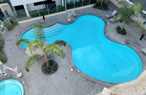 Beverly Grove Apartment | Quiet West Hollywood Oasis: Location, Location, Location