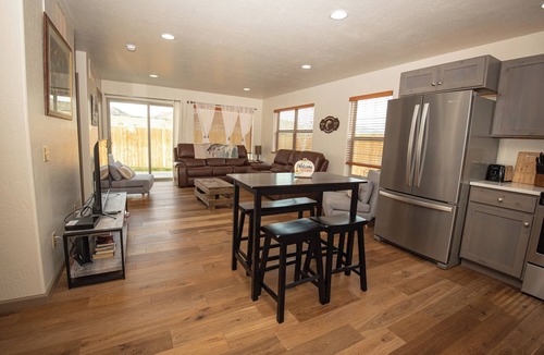 Ennis House | Rainbow Trout Fishing Cottage