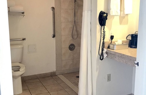 Torrance Hotel | Ramada by Wyndham Torrance