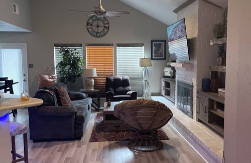 Briarforest House | Ranch Style house in the City ! Nice and Spacious!