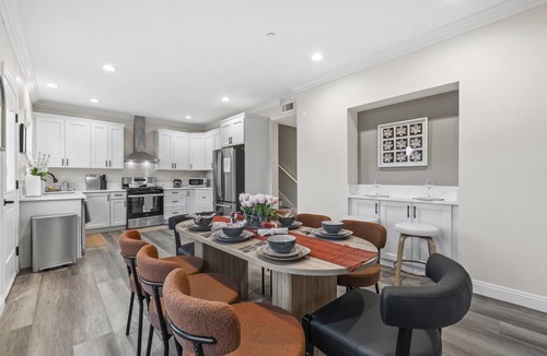 North Central House | Rare Find NEW 4Bed Home near old town pasadena
