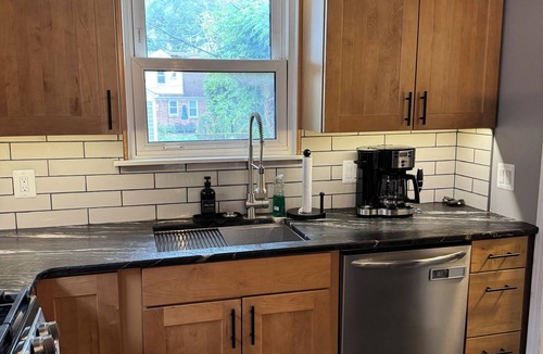 Huntington Woods House | Rare Huntington Woods Modern & Elevated 3 BR Home