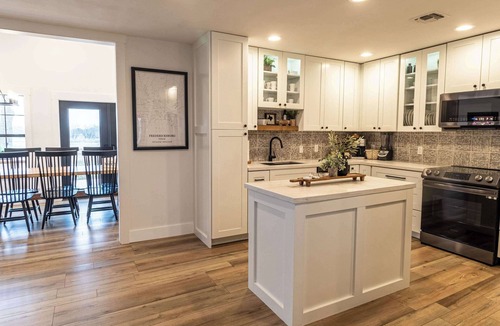 Fredericksburg House | Raymond Ranch Main House - Sleeps 14 (9 beds) - Fredericksburg Texas Finest
