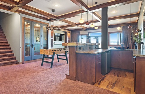 Sturgis Villa | Raz Hideaway 7 Bedroom Mountain Ranch - Sleeps 24