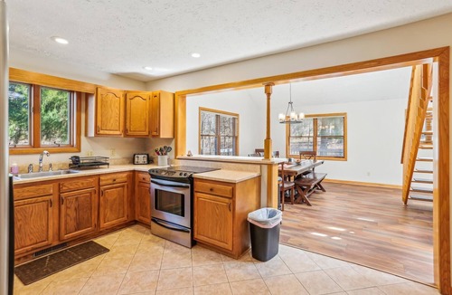 Timberline House | Recently renovated and freshly decorated-welcome to Mountain Getaway!