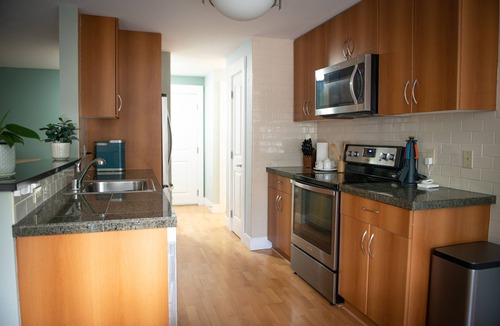 Esperance Condo | Recently Updated 2BD Condo in Edmonds WA - Great Location!