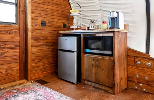 Houston RV Rental | Recreational vehicle (RV) ∙ 1 bedroom ∙ 4 guests