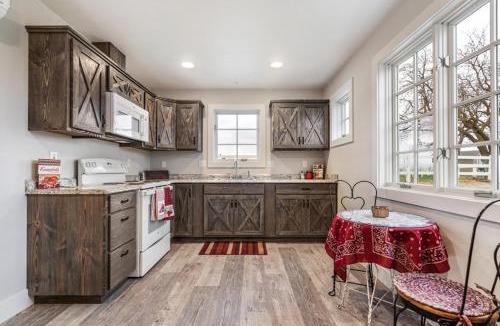 Payette County House | Red Barn