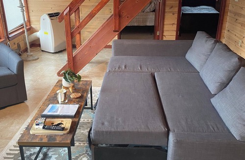 Hulett House | Red Bluffs Lodge Upper Unit, located on the River, minutes from Devils Tower!