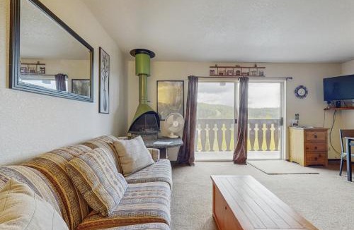 Sandpoint Apartment | Red Cricket 22
