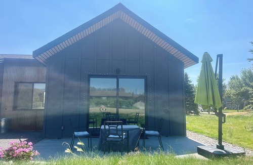 Hailey Cottage | Red Devil Cottage in the Sun Valley Idaho area. Beautiful, modern mountain gem!