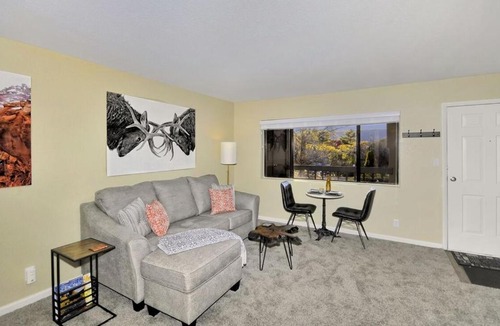 Oak Creek House | Red Rock Retreat 1BR by Casago